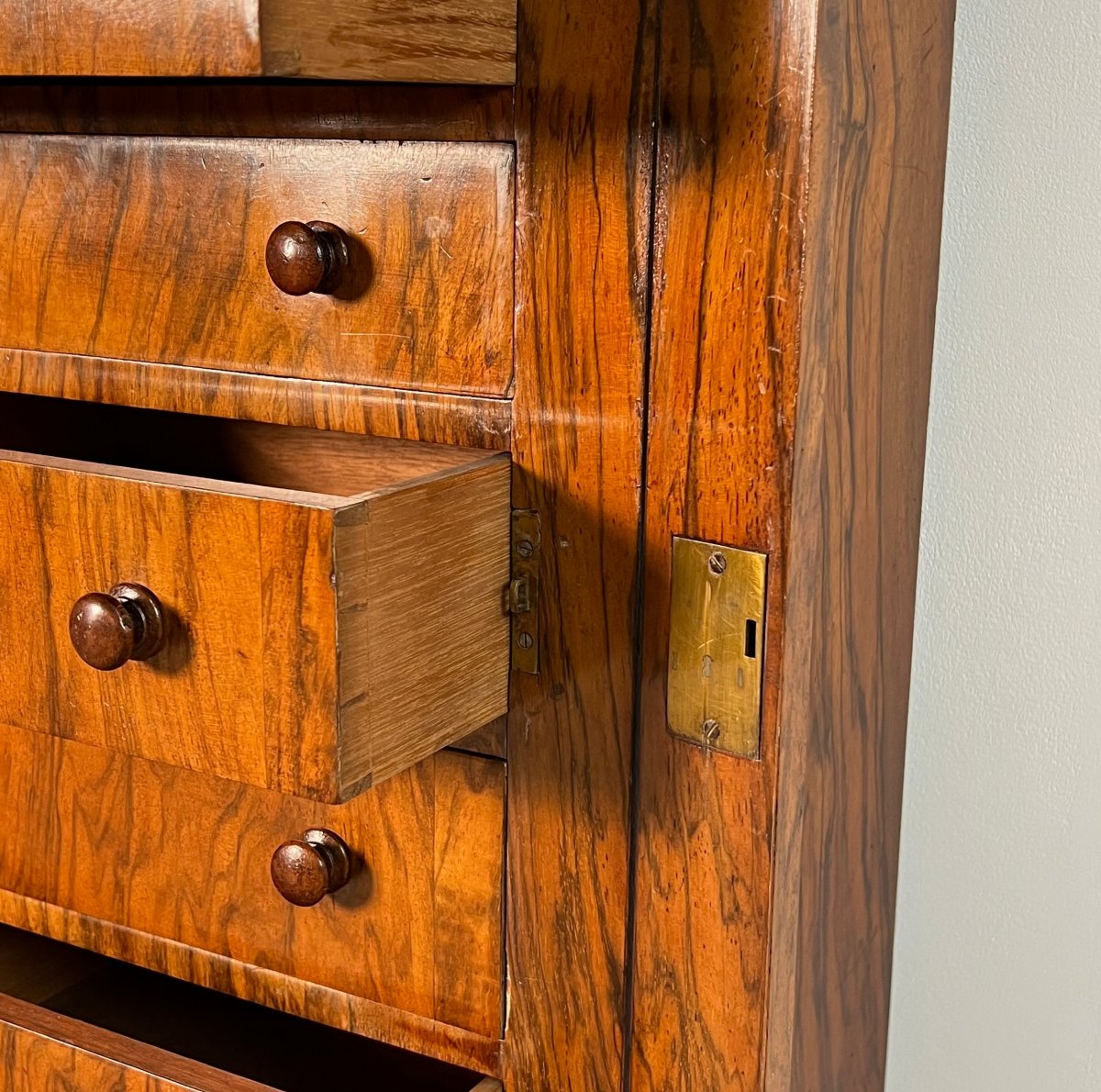 Commode Wellington anglaise de petite taille, époque victorienne, milieu du XIXe siècle, en pla-photo-3