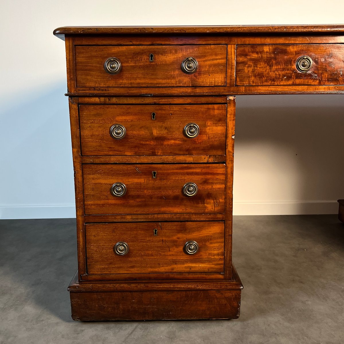 Pedestal desk, bureau à caissons en acajou, époque victorienne, Angleterre XIXe siècle-photo-4
