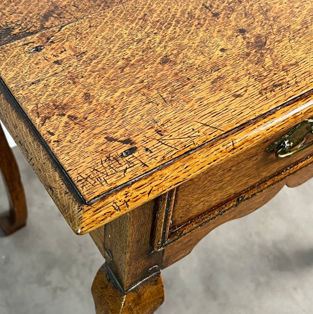 18th Century English Queen Anne Low-boy Side Table In Quarter-sawn Oak-photo-4