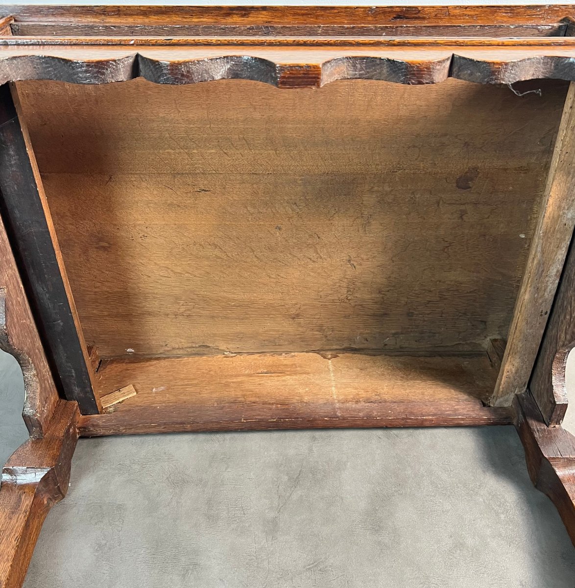 18th Century English Queen Anne Low-boy Side Table In Quarter-sawn Oak-photo-5