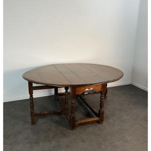 18th Century English Gateleg Drop-leaf Dining Table In Solid Oak