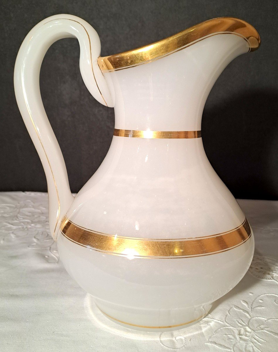 Pitcher And Baluster Vase In White And Golden Opaline Baccarat-photo-2