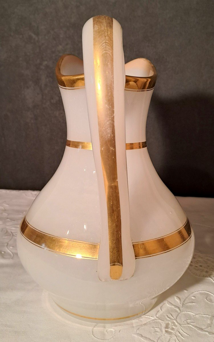 Pitcher And Baluster Vase In White And Golden Opaline Baccarat-photo-3