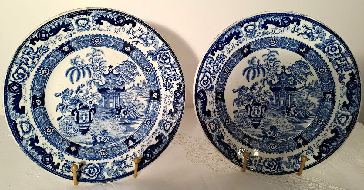 Rare Pair Of Creil And Montereau Plates, Pagoda Model, Late 19th Century