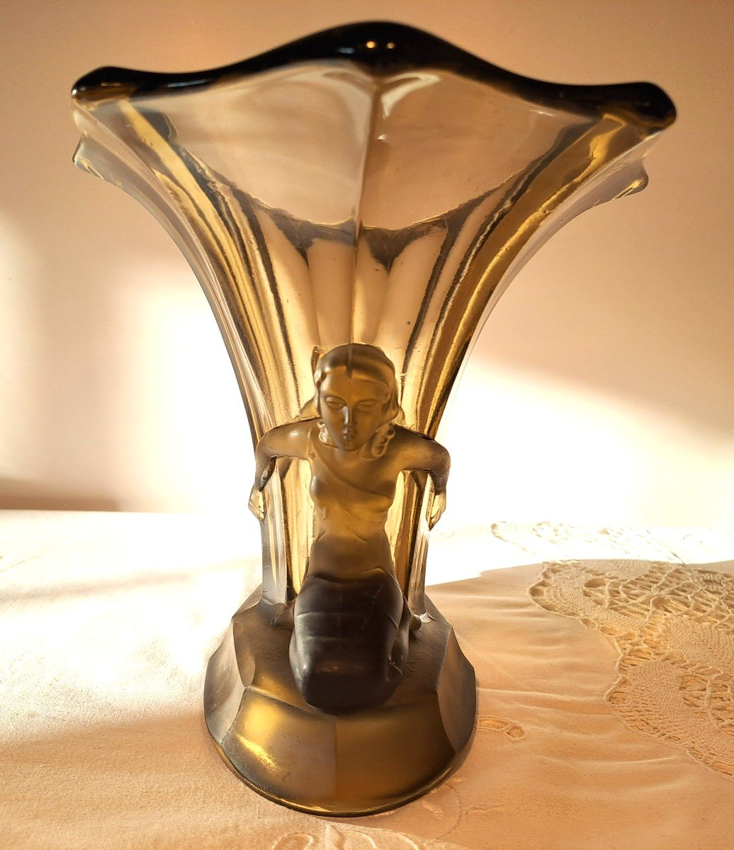 Coupe Cornet Art Déco, en Verre Moulé Pressé, à Décor de Femmes Agenouillées, Années 1930-photo-3