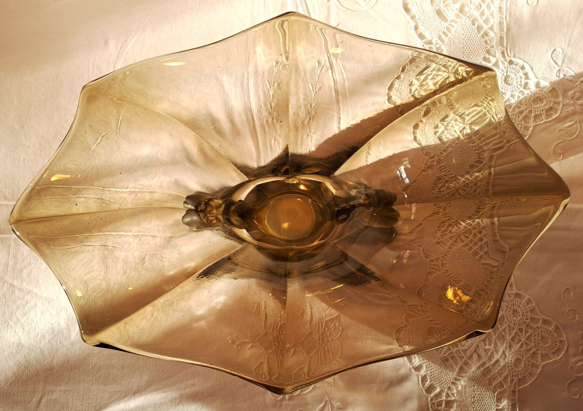 Coupe Cornet Art Déco, en Verre Moulé Pressé, à Décor de Femmes Agenouillées, Années 1930-photo-3