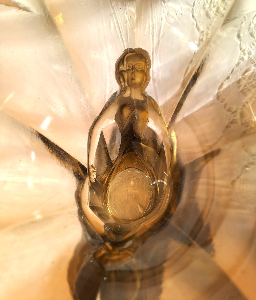 Coupe Cornet Art Déco, en Verre Moulé Pressé, à Décor de Femmes Agenouillées, Années 1930-photo-4