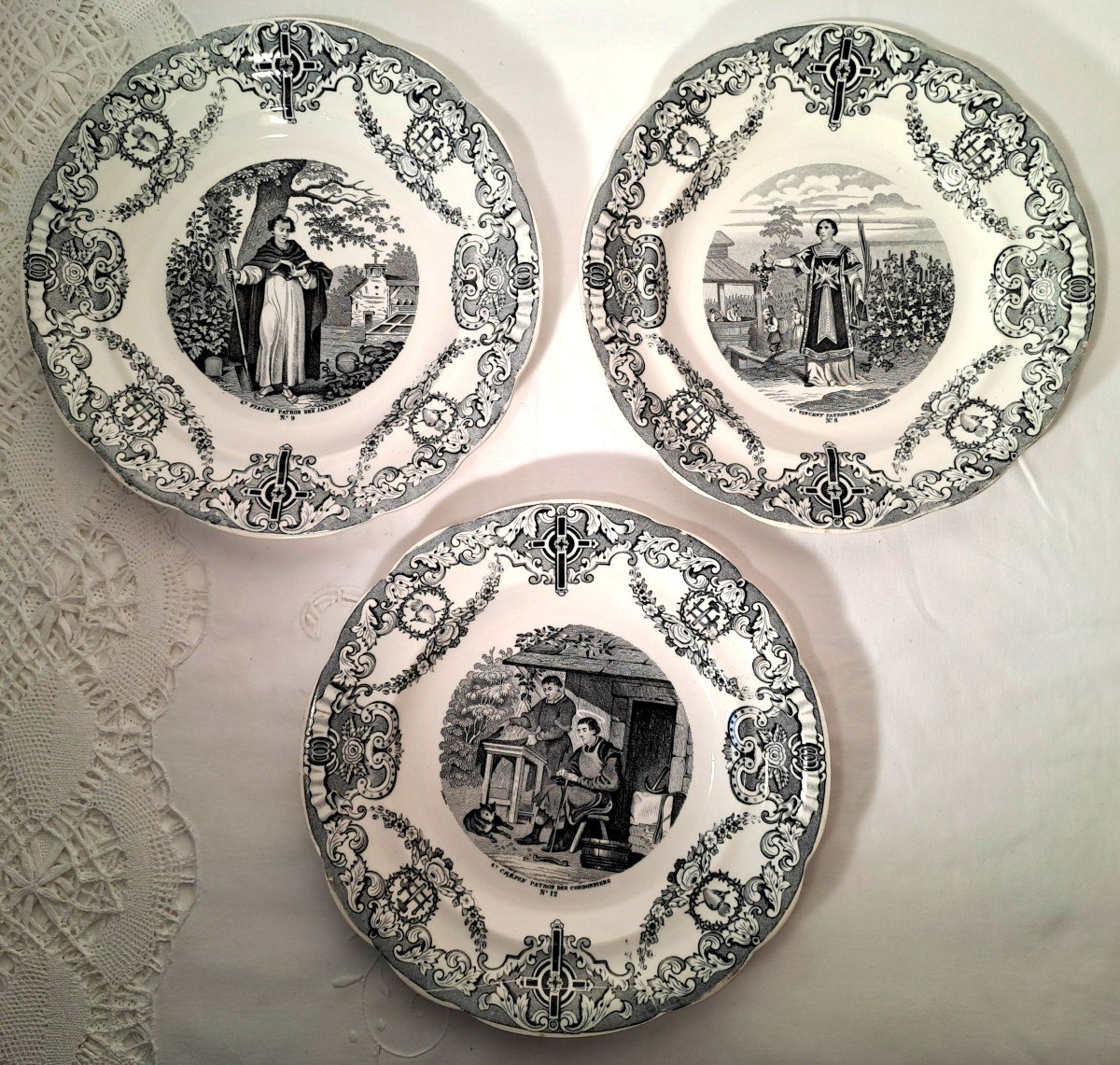 Rare Series Of 11 Opaque Porcelain Plates From Gien, The Patron Saints, Mid-19th Century-photo-3
