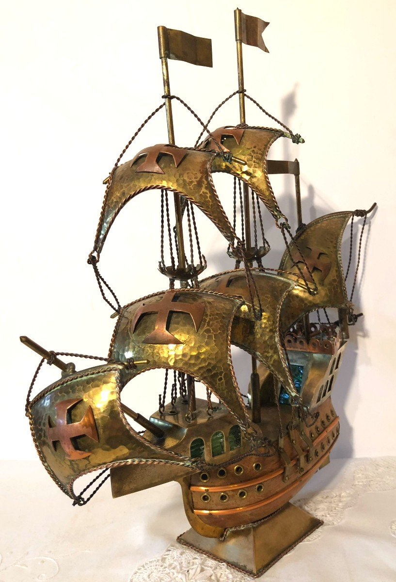 Model Of A Galion Or Portuguese Caravel In Wood And Copper, Mid-20th Century-photo-2