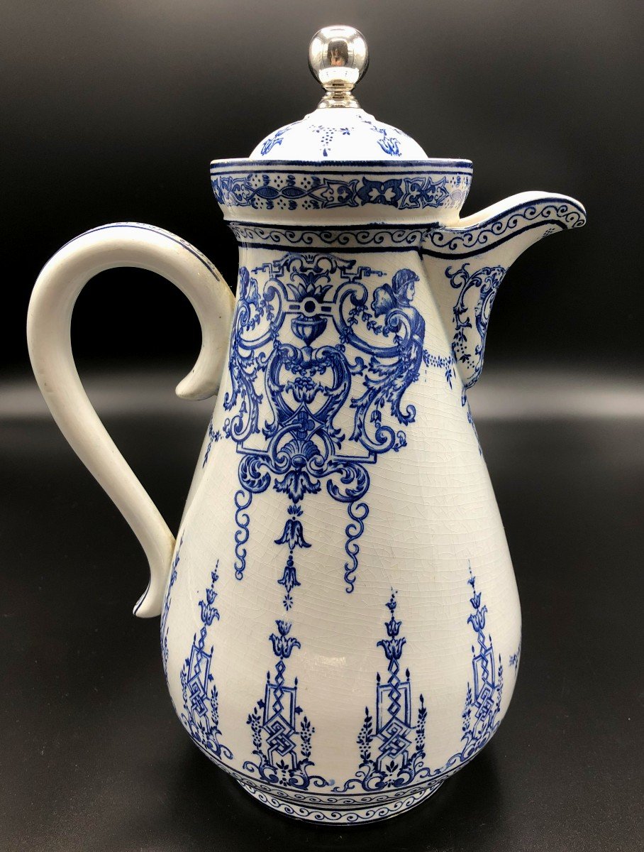 Gien Opaque Porcelain Jug With Bérain Decor, 19th Century-photo-1