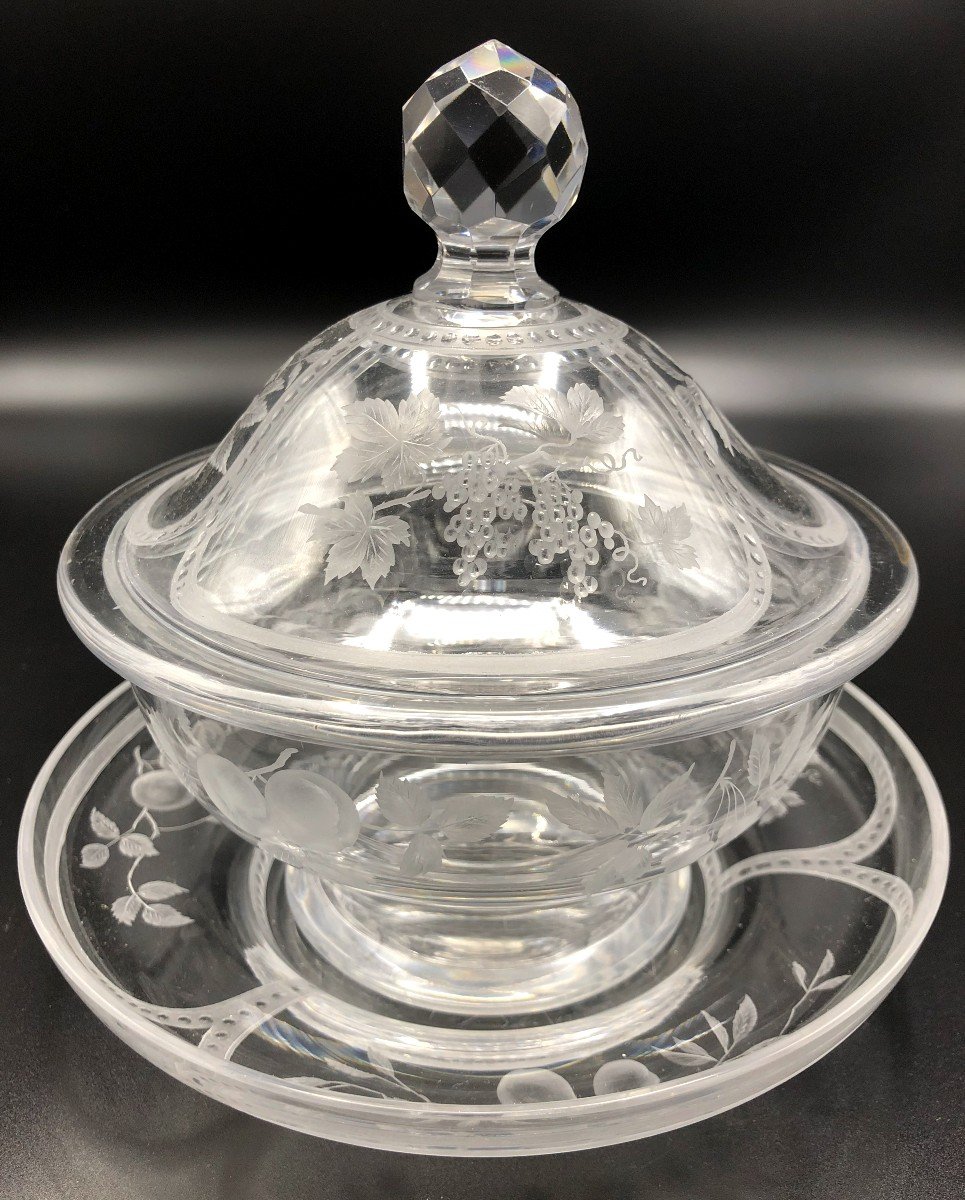 Bonbonnière ou Drageoir et sa Coupelle, Cristal Gravé de la Maison Vessière à Baccarat, XXème-photo-1