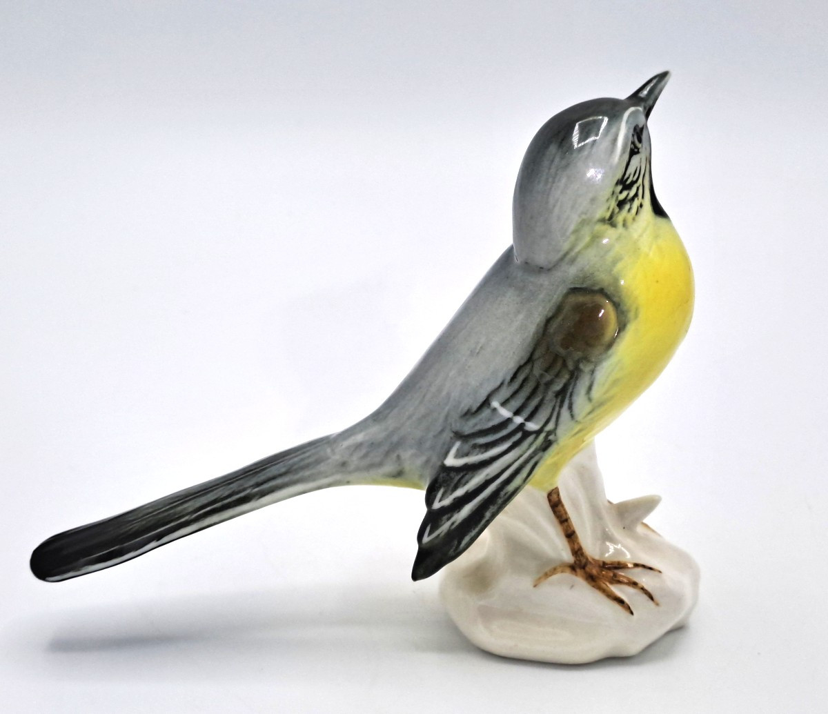 Saxon Porcelain Bird From The Karl Ens Manufactory: Brook Wagtail-photo-1