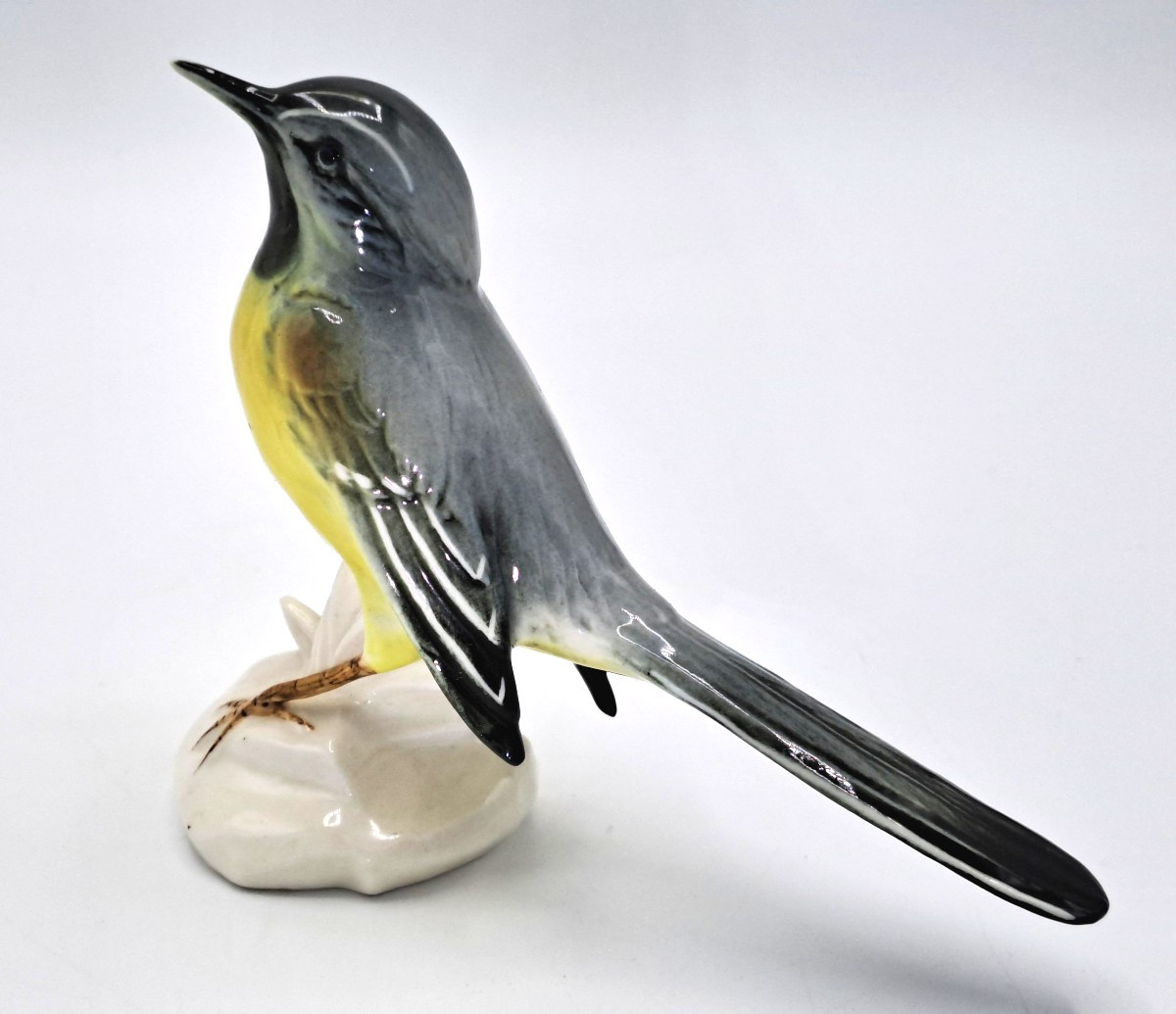 Saxon Porcelain Bird From The Karl Ens Manufactory: Brook Wagtail-photo-4
