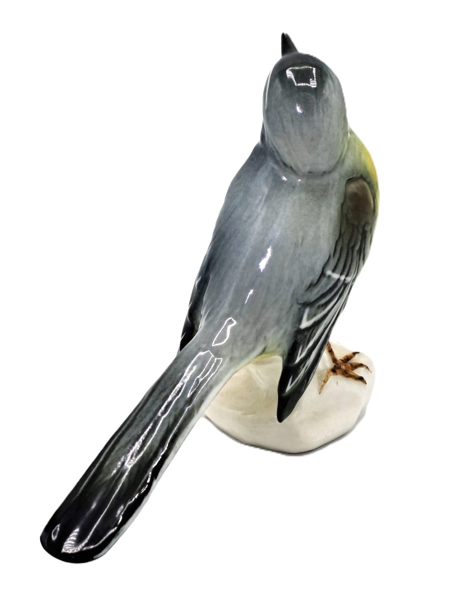 Oiseau en Porcelaine de Saxe de la Manufacture Karl Ens : Bergeronnette des Ruisseaux-photo-2