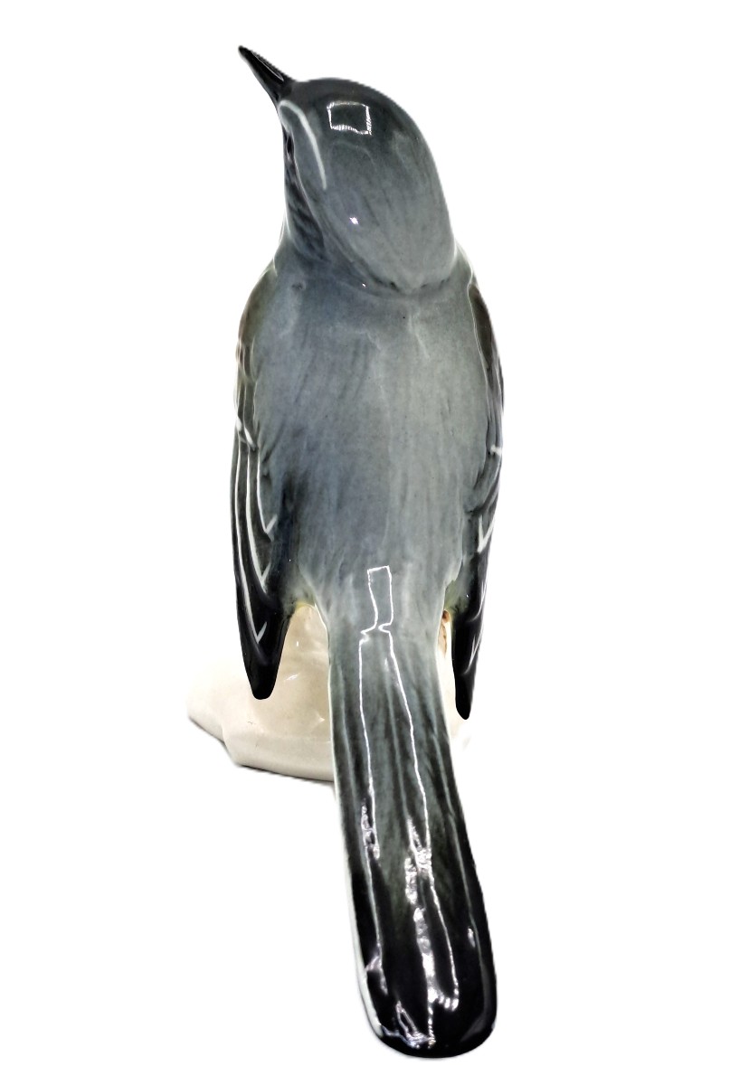 Oiseau en Porcelaine de Saxe de la Manufacture Karl Ens : Bergeronnette des Ruisseaux-photo-3