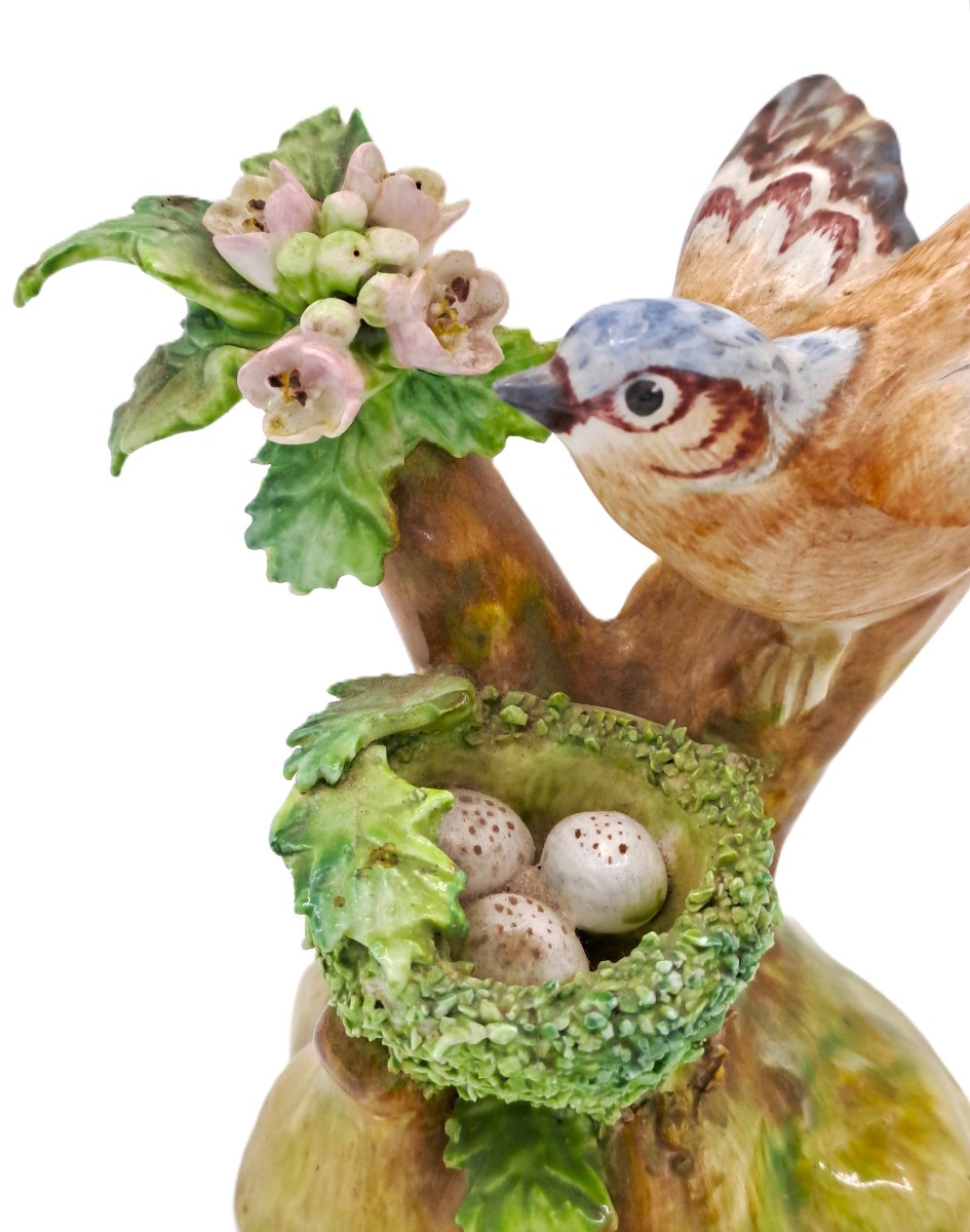 Pinson des arbres, Oiseau en porcelaine anglaise Crown Staffordshire, Au Vase Étrusque Paris-photo-2
