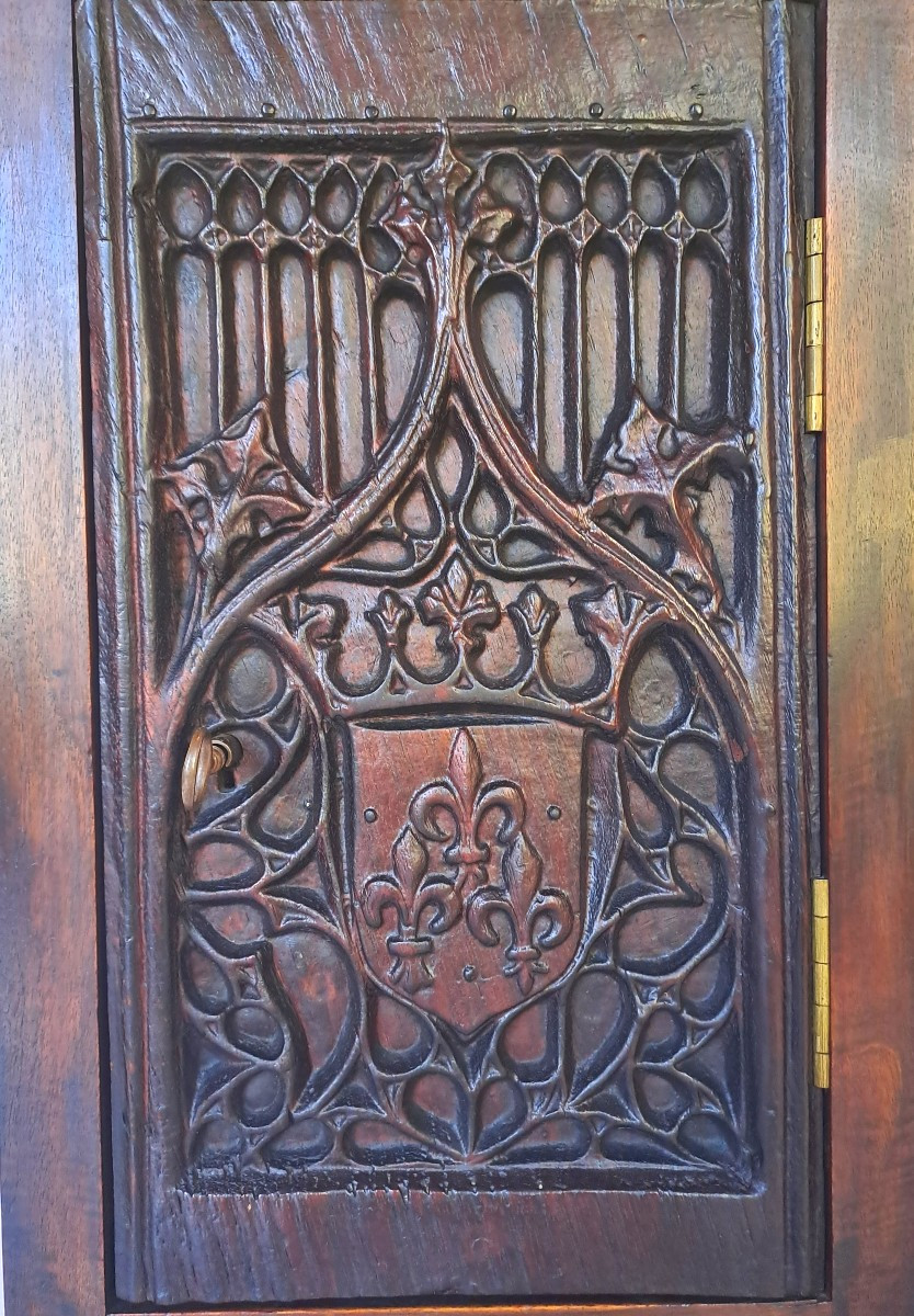Neo-gothic Box With A Coat Of Arms Featuring Three Fleurs-de-lis Surmounted By A Crown, 19th Century-photo-2
