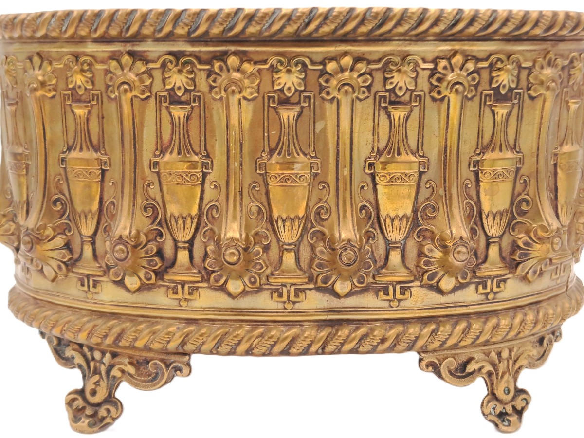 Jardinière en laiton repoussé à décor néoclassique époque Napoléon III, XIXème siècle-photo-1
