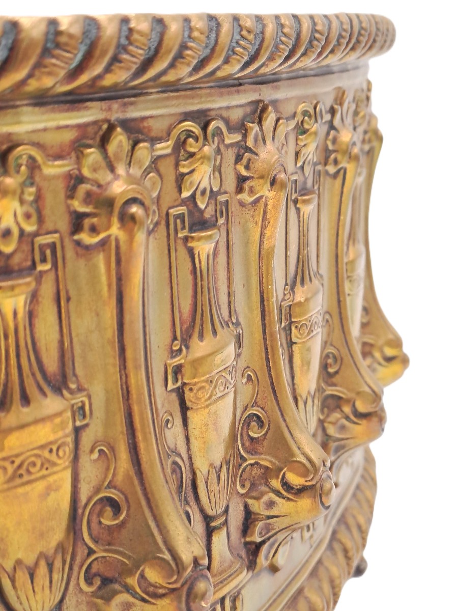 Jardinière en laiton repoussé à décor néoclassique époque Napoléon III, XIXème siècle-photo-3