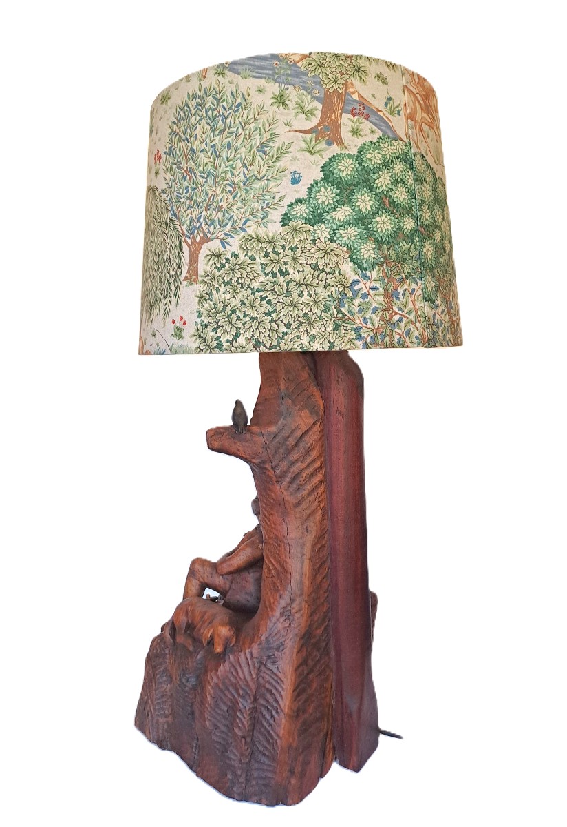 Importante sculpture cynégétique montée en lampe, abat-jour d’après dessin de William Morris-photo-4