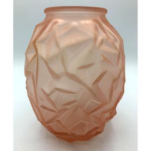 Art Deco Vase In Satin Pink Pressed Molded Glass