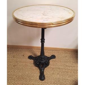 Table de Bistrot en Marbre et Pied Fonte Estampillé Louis Vuitton, Guéridon début XXème siècle
