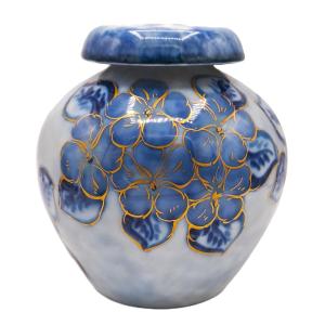 Vase Camille Tharaud, Porcelaine de Limoges émaillée, Modèle Amarante aux fleurs de pommier