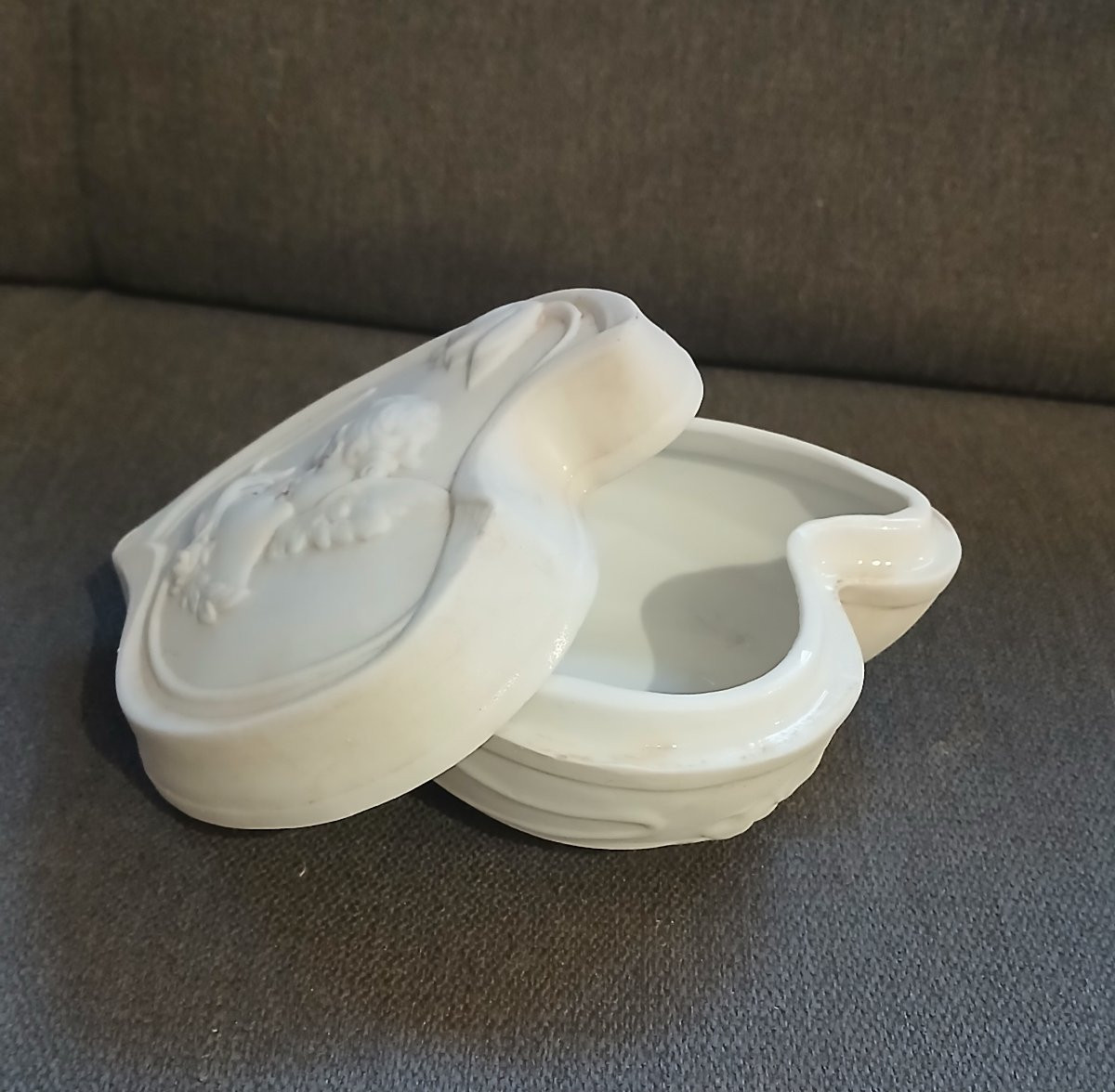 Boîte pour bijoux  en biscuit Art Nouveau-photo-2