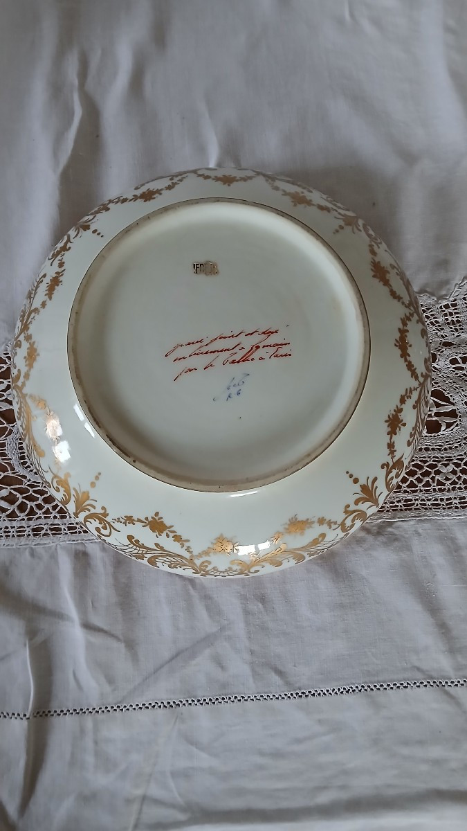 Saladier / légumier en porcelaine de Limoges , décor doré,t bleu , oiseaux de Camille Le Tallec-photo-1
