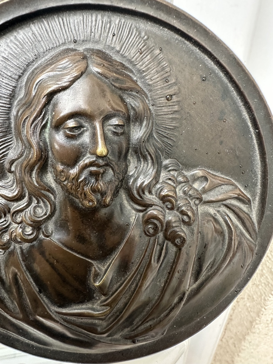 Late 17th Century Bronze Medallion Depicting Christ-photo-1
