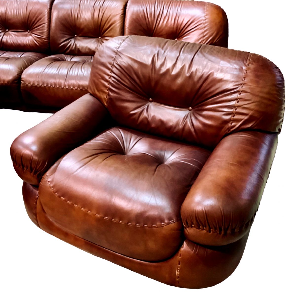Salon En Cuir, Un Canapé Et Deux Fauteuils, Modèle Sapporo Pour Mobil  Girgi. Italie Années 70-photo-8