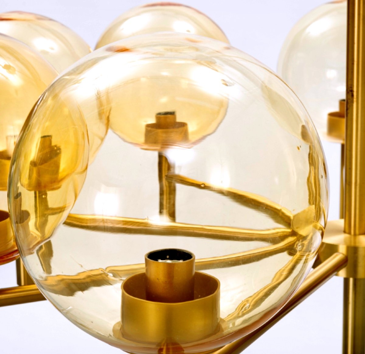 Grand Lustre Luxus à 9 Lumières En Laiton Doré Et Globes De Verre Ambré, Suède Années 1970/80-photo-1