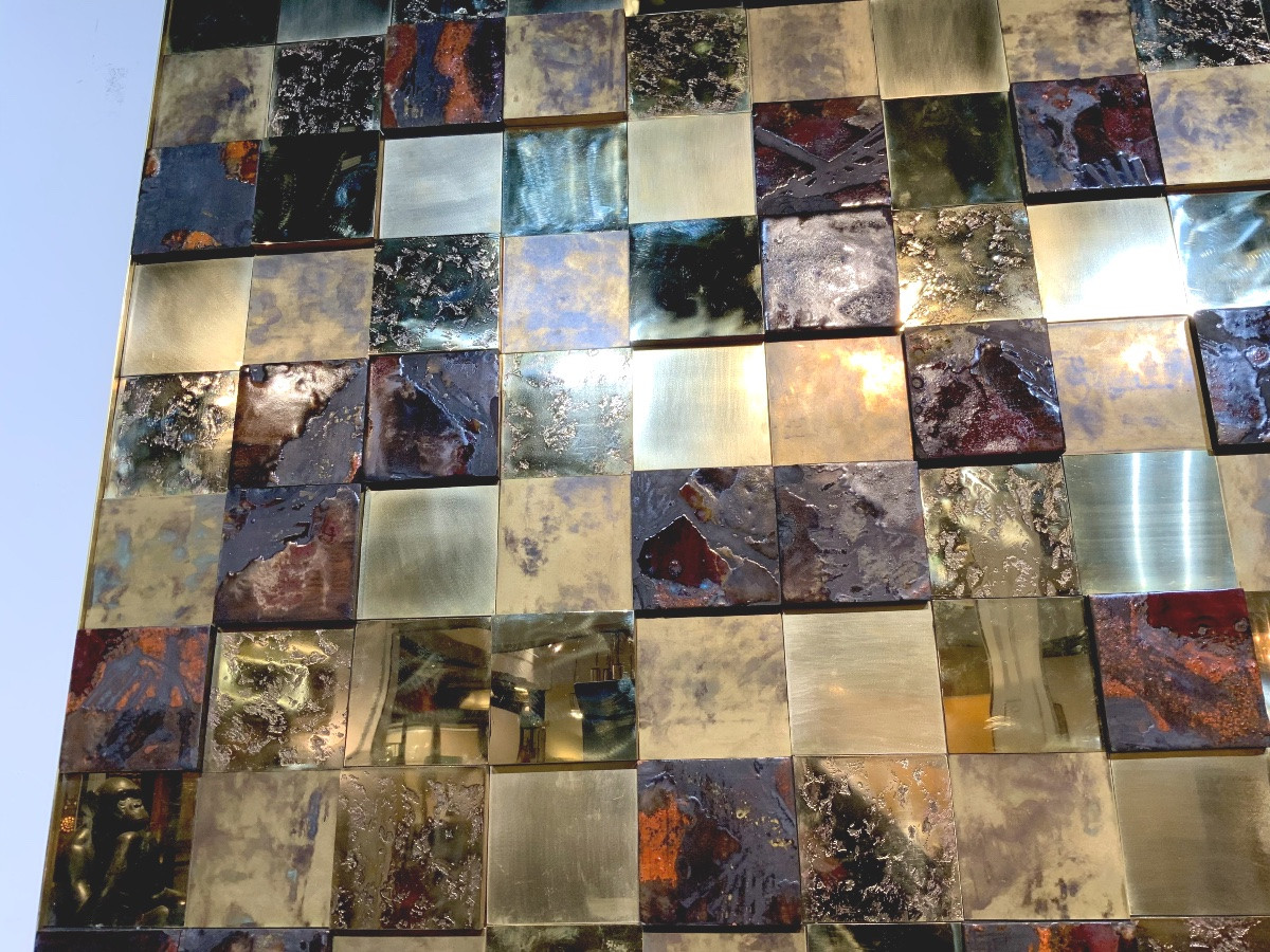 Panneau mural ovale en laiton et céramique de Stéphane Lemeur-photo-1