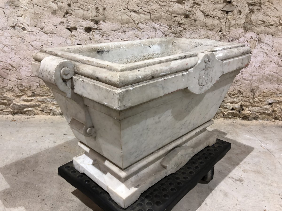 18th Century Planter. Century In Molded Marble, Carved-photo-3