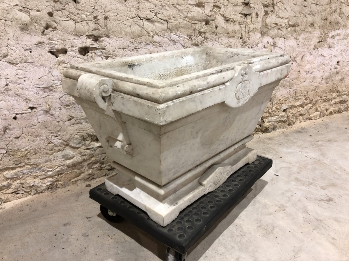 18th Century Planter. Century In Molded Marble, Carved-photo-5