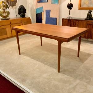 1960s Danish Design Extendable Table By Johannes Andersen