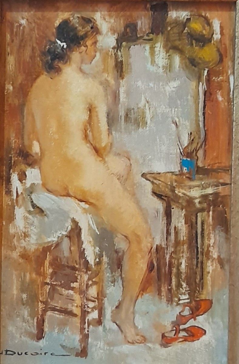 Le modele dans un interieur