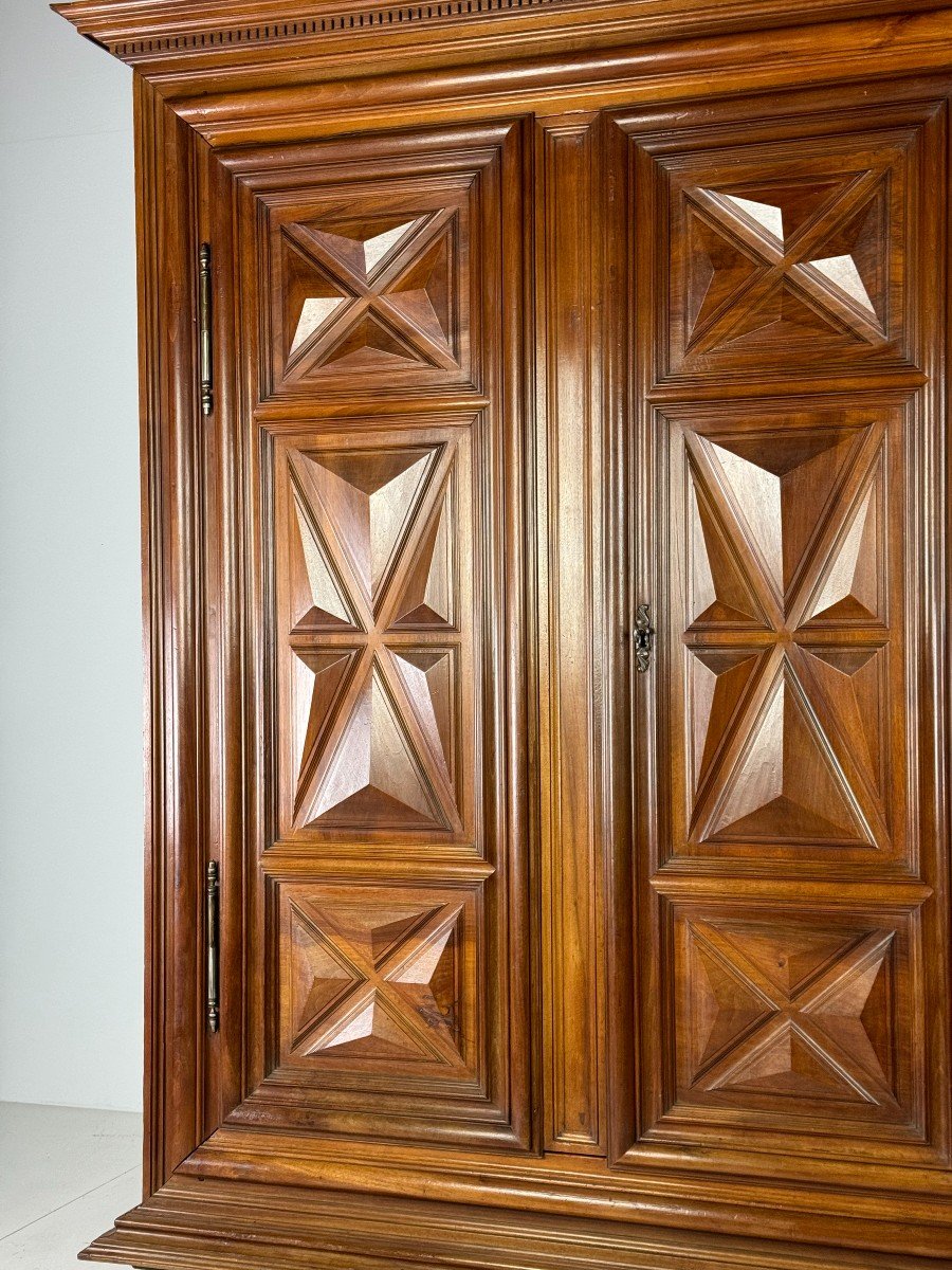 Géométrique Burgundy Cabinet Wallnut-photo-4