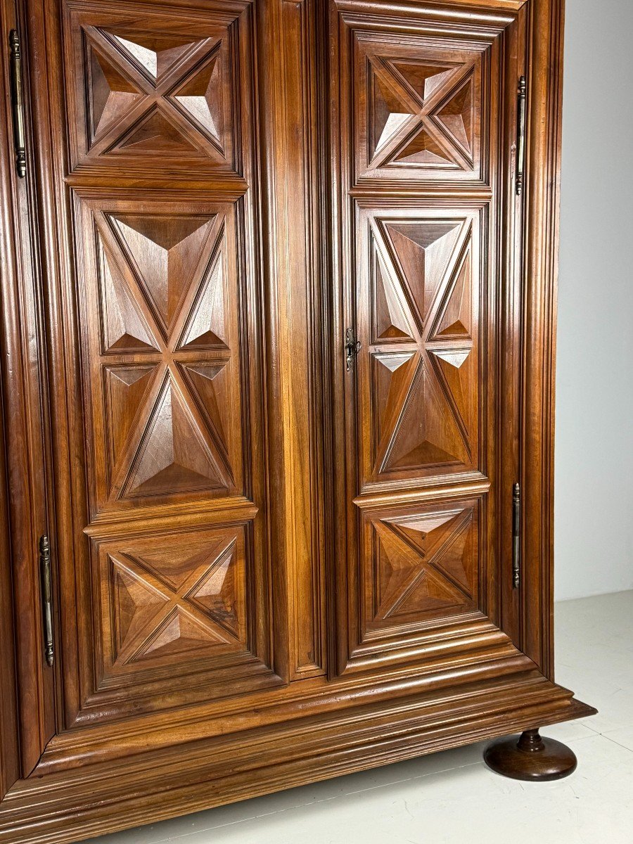 Géométrique Burgundy Cabinet Wallnut-photo-7