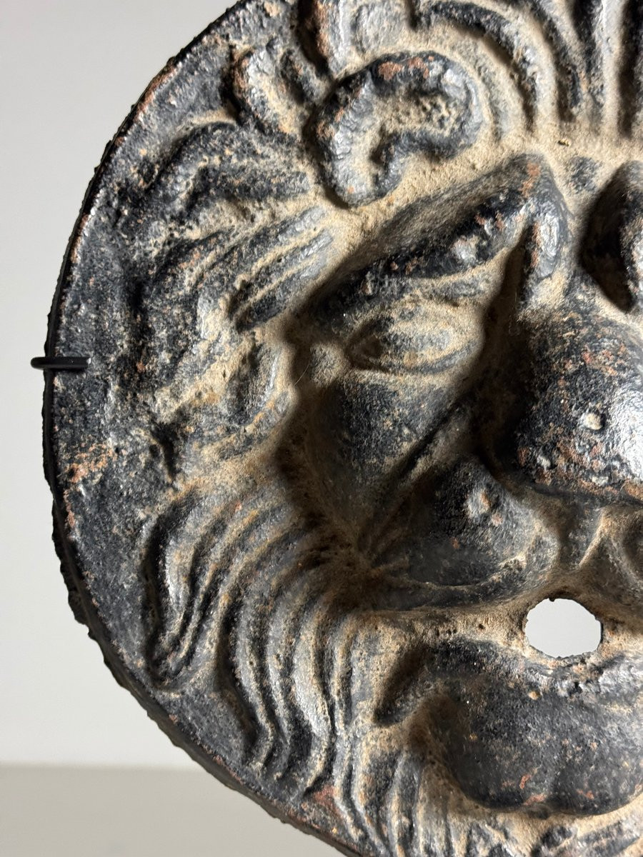 17th Century Cast Iron Lion Head Fountain Mask-photo-2