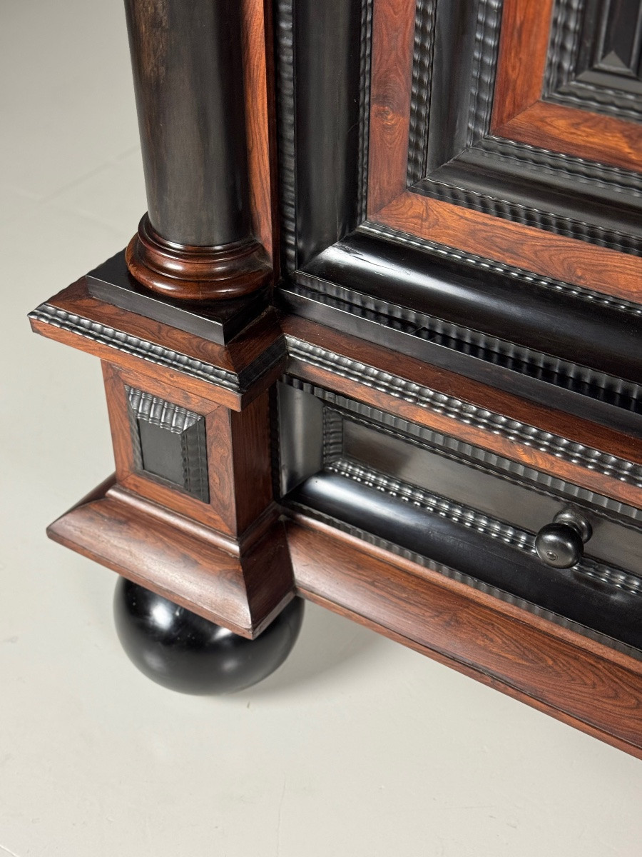 Dutch Baroque Cushion Cabinet 1700-photo-4