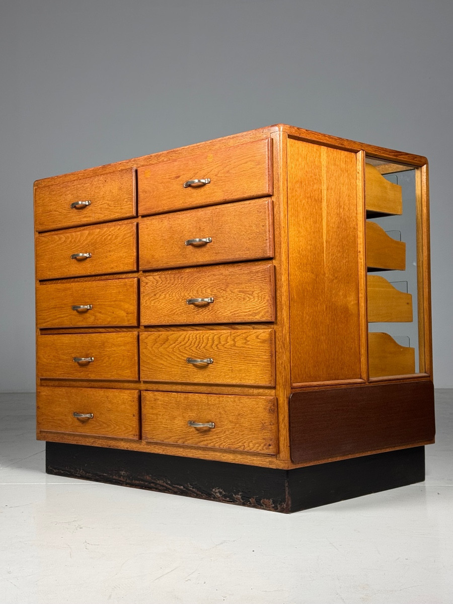 Vitrine d'armoire de magasin milieu du 20e siècle