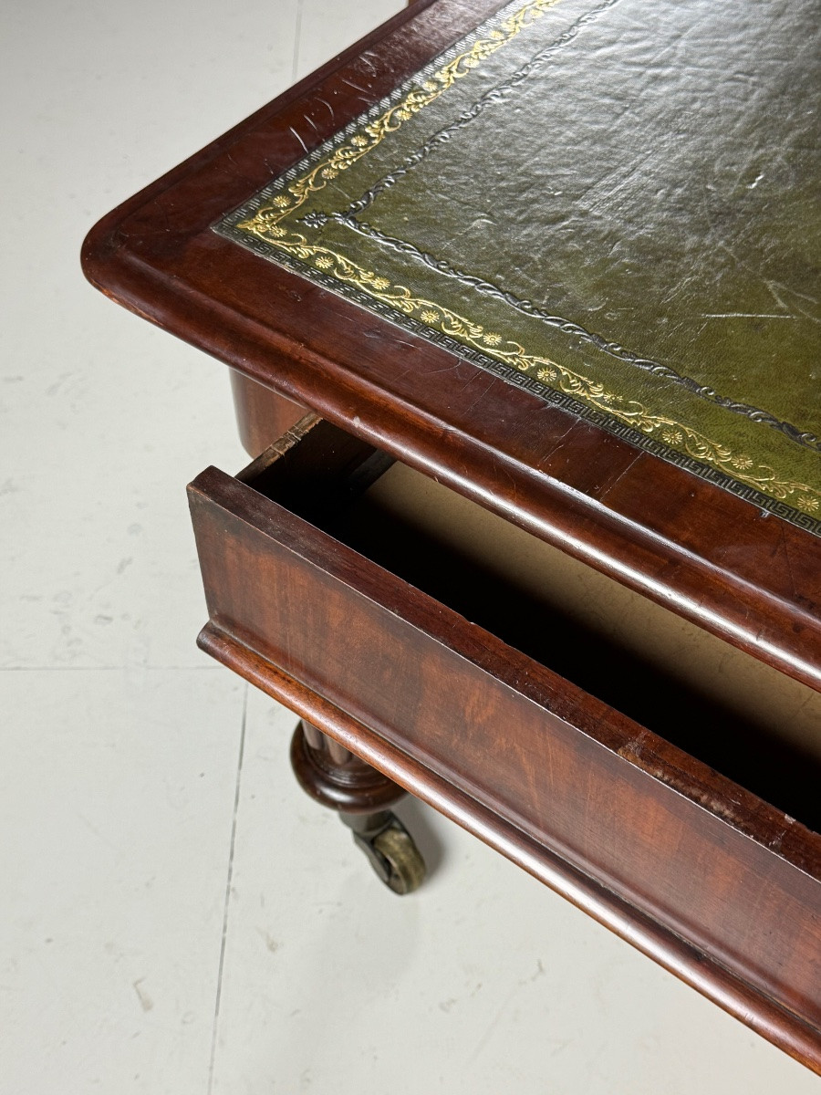 19th Century Mahogany Desk-photo-5