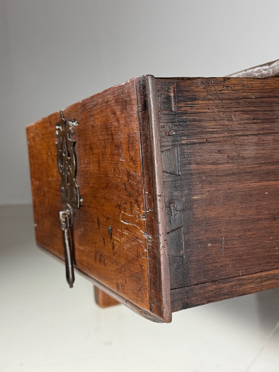 18th Century Spanish Coffee Table-photo-6