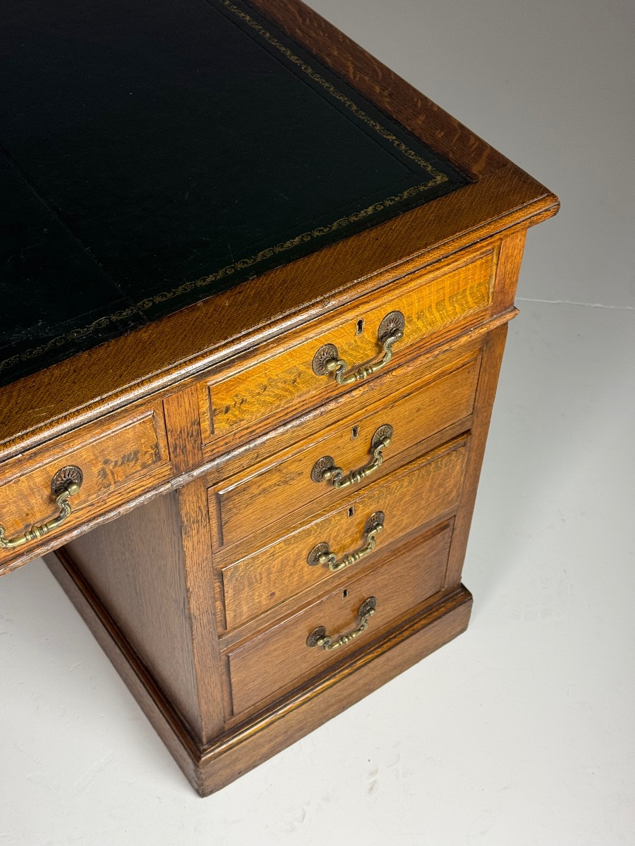English Desk In Antique Oak-photo-2