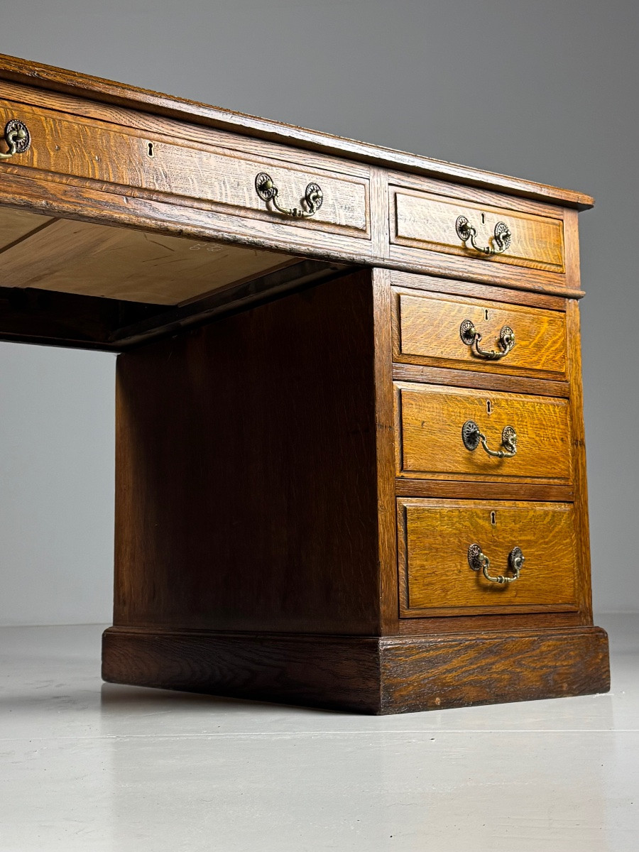 English Desk In Antique Oak-photo-3