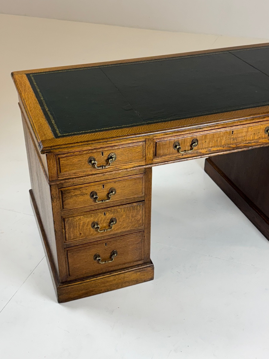 English Desk In Antique Oak-photo-6