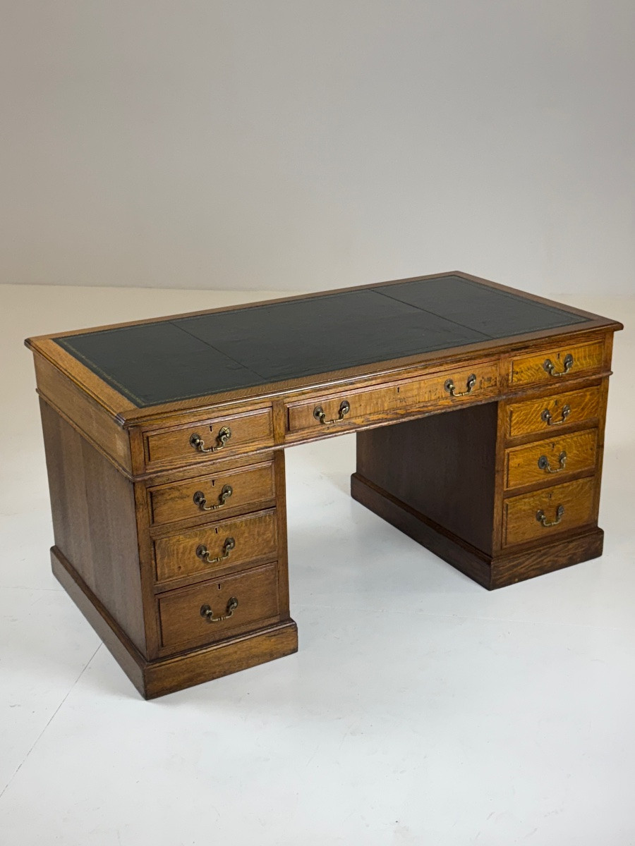English Desk In Antique Oak-photo-7