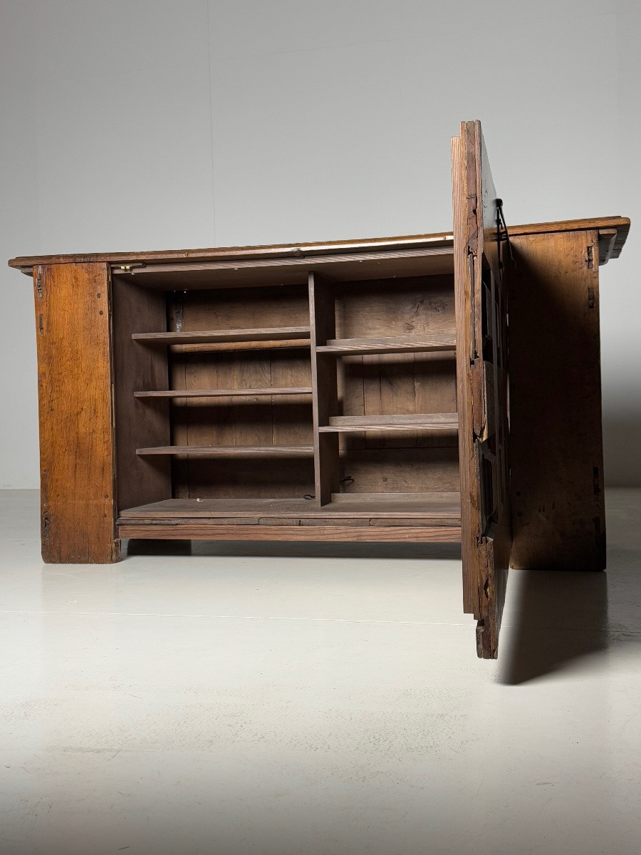18th Century Spanish Chest-photo-2
