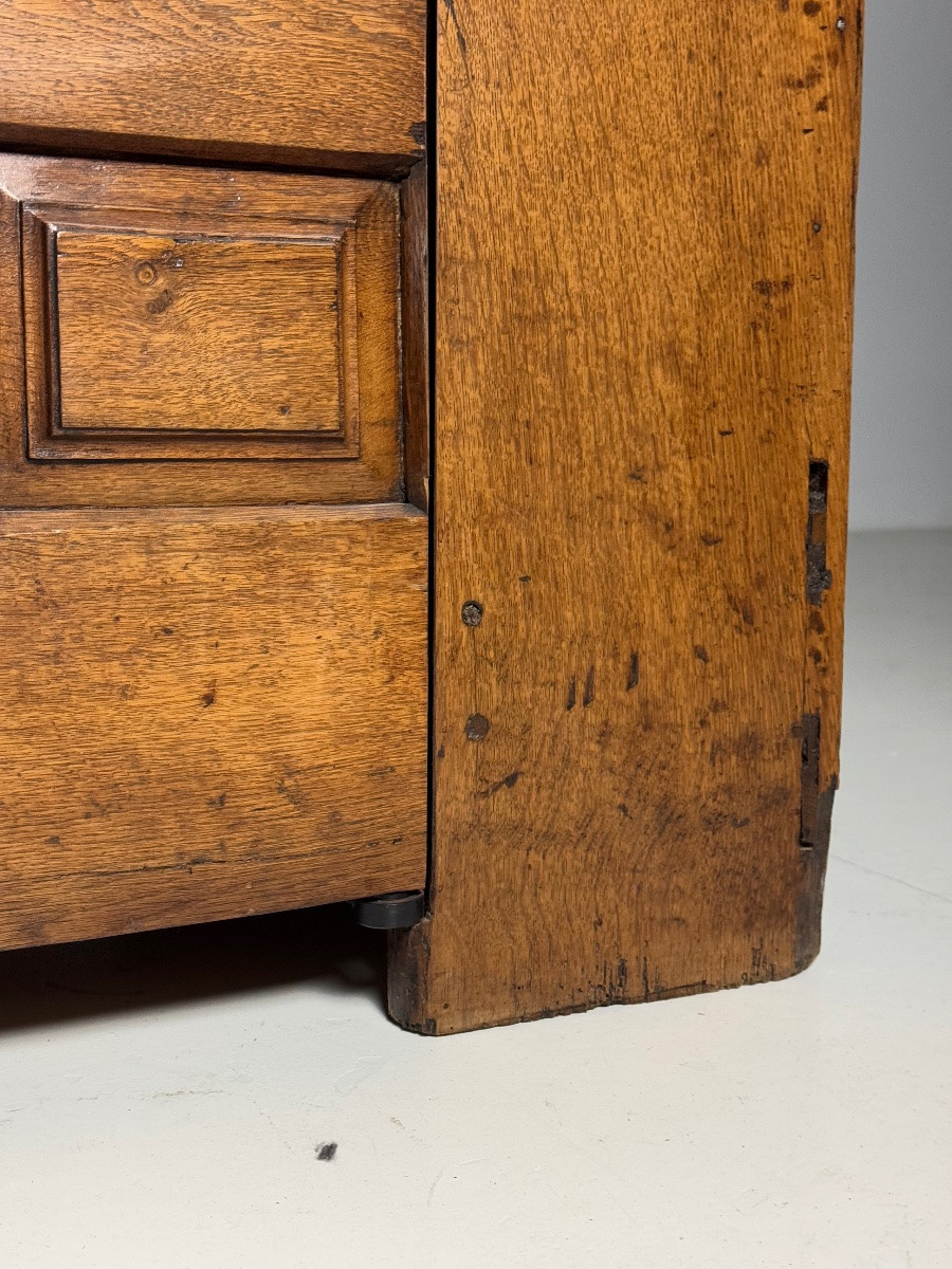 18th Century Spanish Chest-photo-4